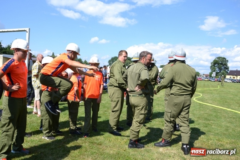 Zdjęcie w galerii na portalu naszraciborz.pl: Strażacki hat-trick Tworkowa. Pech gospodarzy z Bieńkowic  wiadomości z regionu
