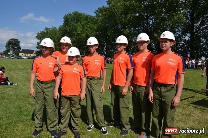 Zdjęcie w galerii na portalu naszraciborz.pl: Strażacki hat-trick Tworkowa. Pech gospodarzy z Bieńkowic  wiadomości z regionu