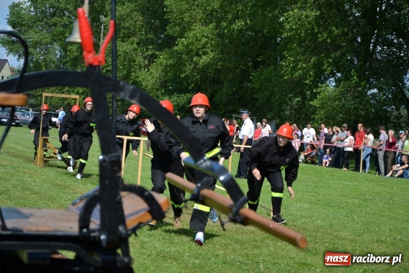 Zdjęcie w galerii na portalu naszraciborz.pl: Strażacki hat-trick Tworkowa. Pech gospodarzy z Bieńkowic  wiadomości z regionu