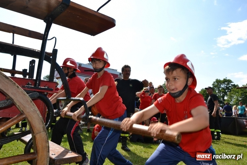 Zdjęcie w galerii na portalu naszraciborz.pl: Strażacki hat-trick Tworkowa. Pech gospodarzy z Bieńkowic  wiadomości z regionu