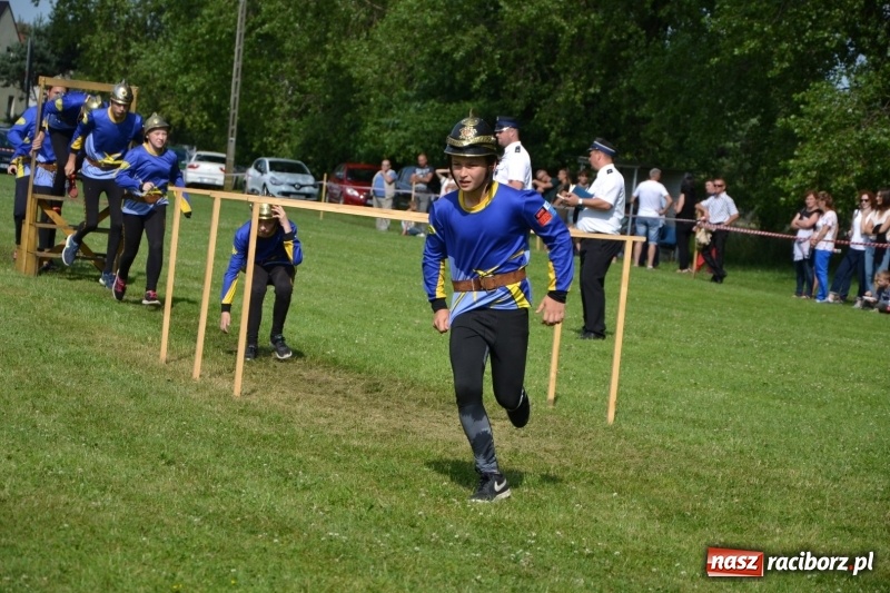 Zdjęcie w galerii na portalu naszraciborz.pl: Strażacki hat-trick Tworkowa. Pech gospodarzy z Bieńkowic  wiadomości z regionu