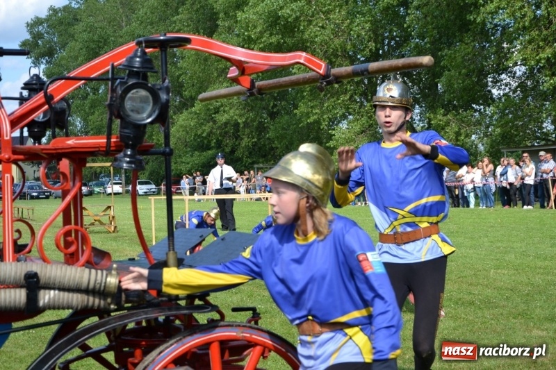 Zdjęcie w galerii na portalu naszraciborz.pl: Strażacki hat-trick Tworkowa. Pech gospodarzy z Bieńkowic  wiadomości z regionu