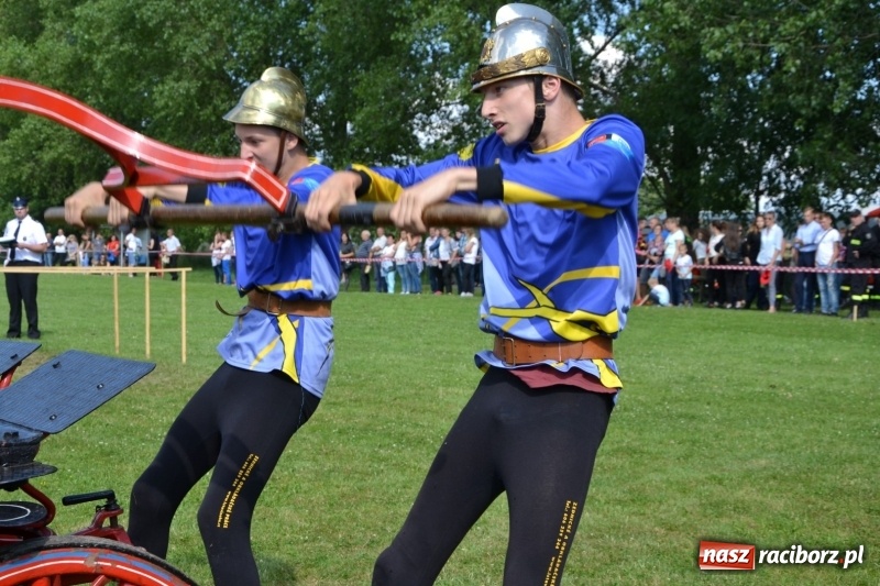 Zdjęcie w galerii na portalu naszraciborz.pl: Strażacki hat-trick Tworkowa. Pech gospodarzy z Bieńkowic  wiadomości z regionu