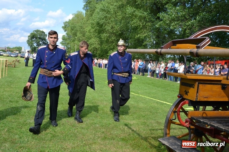 Zdjęcie w galerii na portalu naszraciborz.pl: Strażacki hat-trick Tworkowa. Pech gospodarzy z Bieńkowic  wiadomości z regionu
