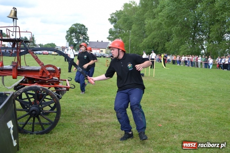 Zdjęcie w galerii na portalu naszraciborz.pl: Strażacki hat-trick Tworkowa. Pech gospodarzy z Bieńkowic  wiadomości z regionu