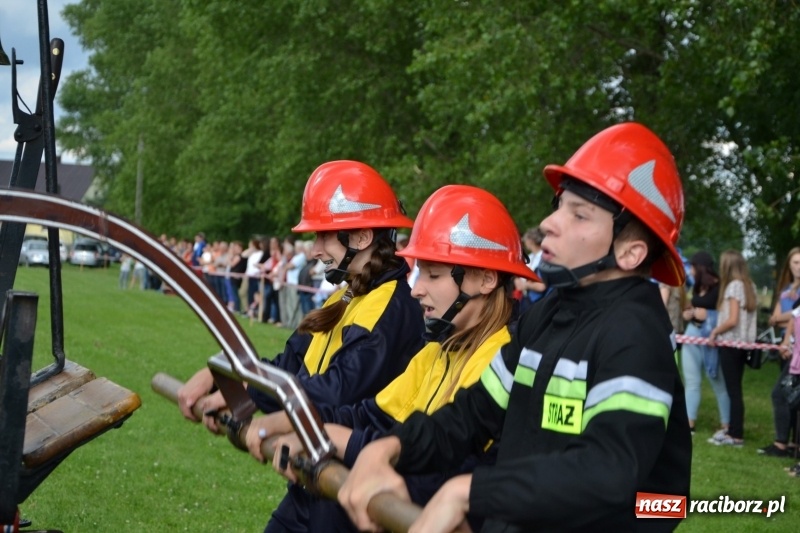 Zdjęcie w galerii na portalu naszraciborz.pl: Strażacki hat-trick Tworkowa. Pech gospodarzy z Bieńkowic  wiadomości z regionu