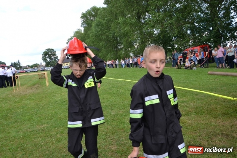 Zdjęcie w galerii na portalu naszraciborz.pl: Strażacki hat-trick Tworkowa. Pech gospodarzy z Bieńkowic  wiadomości z regionu