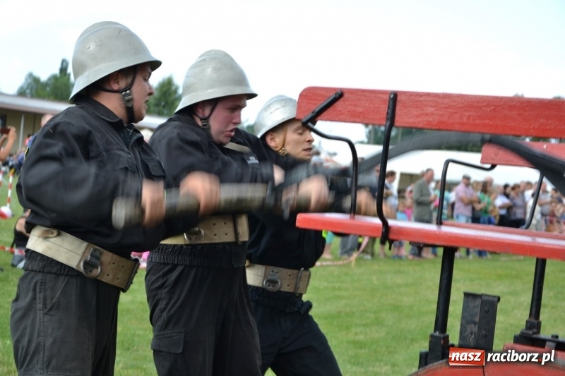 Zdjęcie w galerii na portalu naszraciborz.pl: Strażacki hat-trick Tworkowa. Pech gospodarzy z Bieńkowic  wiadomości z regionu