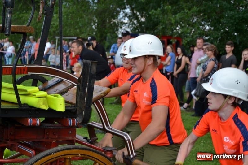 Zdjęcie w galerii na portalu naszraciborz.pl: Strażacki hat-trick Tworkowa. Pech gospodarzy z Bieńkowic  wiadomości z regionu