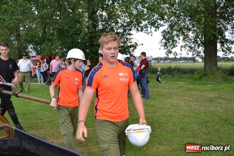 Zdjęcie w galerii na portalu naszraciborz.pl: Strażacki hat-trick Tworkowa. Pech gospodarzy z Bieńkowic  wiadomości z regionu