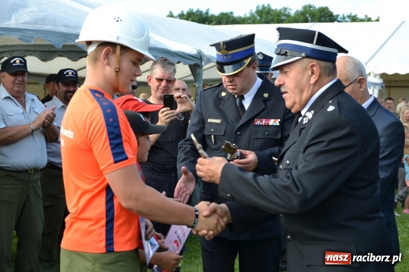 Zdjęcie w galerii na portalu naszraciborz.pl: Strażacki hat-trick Tworkowa. Pech gospodarzy z Bieńkowic  wiadomości z regionu