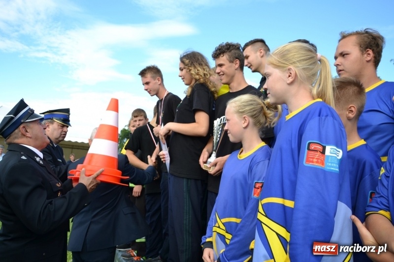 Zdjęcie w galerii na portalu naszraciborz.pl: Strażacki hat-trick Tworkowa. Pech gospodarzy z Bieńkowic  wiadomości z regionu