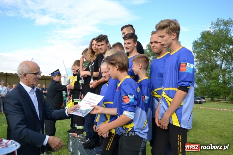 Zdjęcie w galerii na portalu naszraciborz.pl: Strażacki hat-trick Tworkowa. Pech gospodarzy z Bieńkowic  wiadomości z regionu