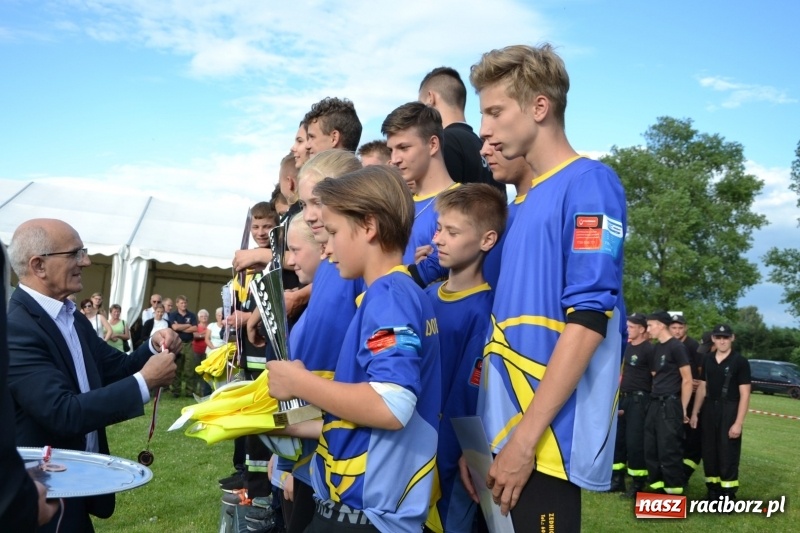 Zdjęcie w galerii na portalu naszraciborz.pl: Strażacki hat-trick Tworkowa. Pech gospodarzy z Bieńkowic  wiadomości z regionu