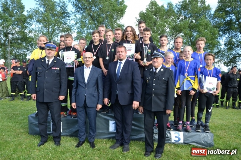 Zdjęcie w galerii na portalu naszraciborz.pl: Strażacki hat-trick Tworkowa. Pech gospodarzy z Bieńkowic  wiadomości z regionu