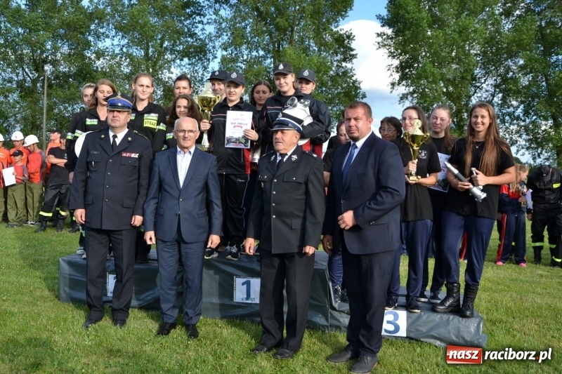 Zdjęcie w galerii na portalu naszraciborz.pl: Strażacki hat-trick Tworkowa. Pech gospodarzy z Bieńkowic  wiadomości z regionu