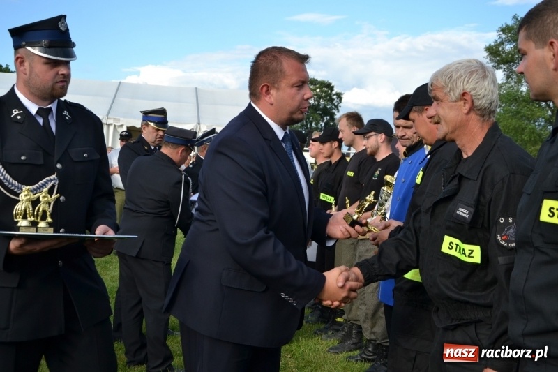 Zdjęcie w galerii na portalu naszraciborz.pl: Strażacki hat-trick Tworkowa. Pech gospodarzy z Bieńkowic  wiadomości z regionu