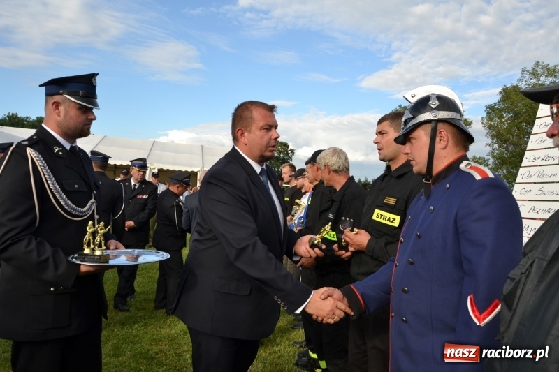 Zdjęcie w galerii na portalu naszraciborz.pl: Strażacki hat-trick Tworkowa. Pech gospodarzy z Bieńkowic  wiadomości z regionu