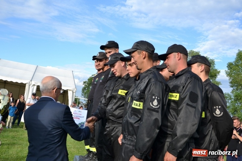 Zdjęcie w galerii na portalu naszraciborz.pl: Strażacki hat-trick Tworkowa. Pech gospodarzy z Bieńkowic  wiadomości z regionu