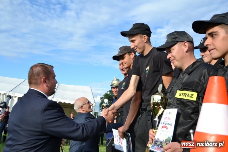 Zdjęcie w galerii na portalu naszraciborz.pl: Strażacki hat-trick Tworkowa. Pech gospodarzy z Bieńkowic  wiadomości z regionu