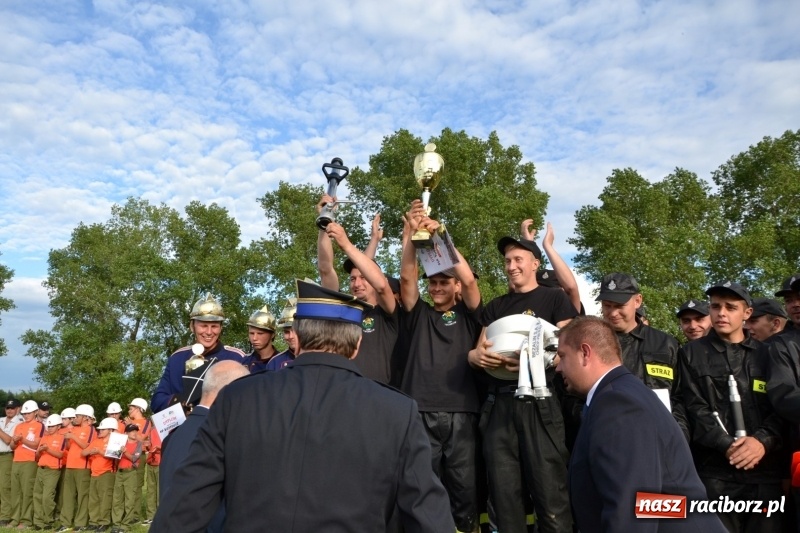 Zdjęcie w galerii na portalu naszraciborz.pl: Strażacki hat-trick Tworkowa. Pech gospodarzy z Bieńkowic  wiadomości z regionu