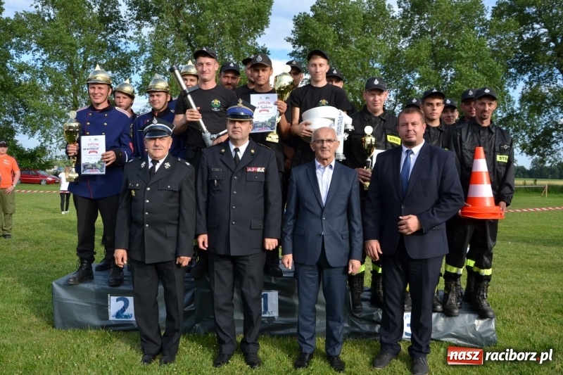 Zdjęcie w galerii na portalu naszraciborz.pl: Strażacki hat-trick Tworkowa. Pech gospodarzy z Bieńkowic  wiadomości z regionu