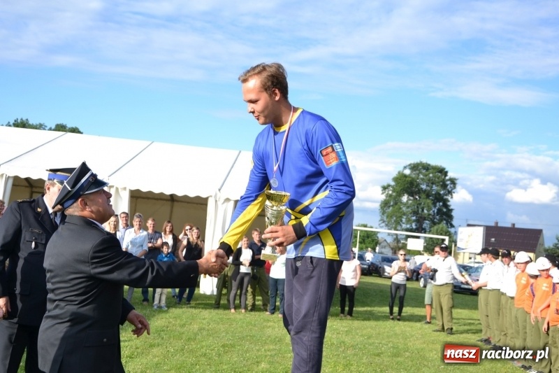 Zdjęcie w galerii na portalu naszraciborz.pl: Strażacki hat-trick Tworkowa. Pech gospodarzy z Bieńkowic  wiadomości z regionu