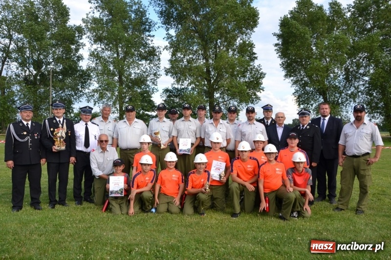Zdjęcie w galerii na portalu naszraciborz.pl: Strażacki hat-trick Tworkowa. Pech gospodarzy z Bieńkowic  wiadomości z regionu