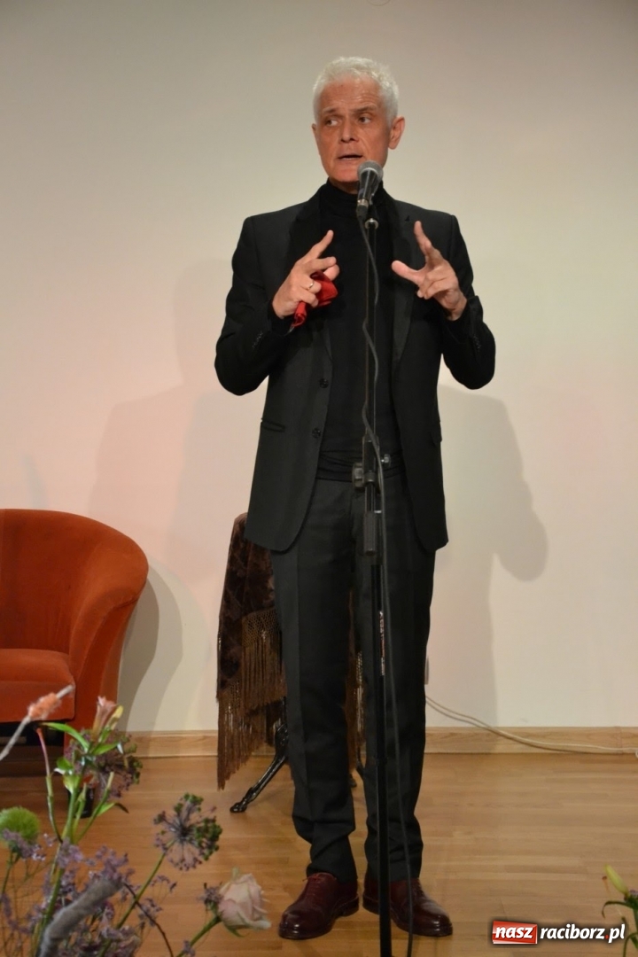 Zdjęcie w galerii na portalu naszraciborz.pl: O miłości... czyli Williama Szekspira muzyczny bankiet na Zamku Piastowskim  wiadomości z regionu