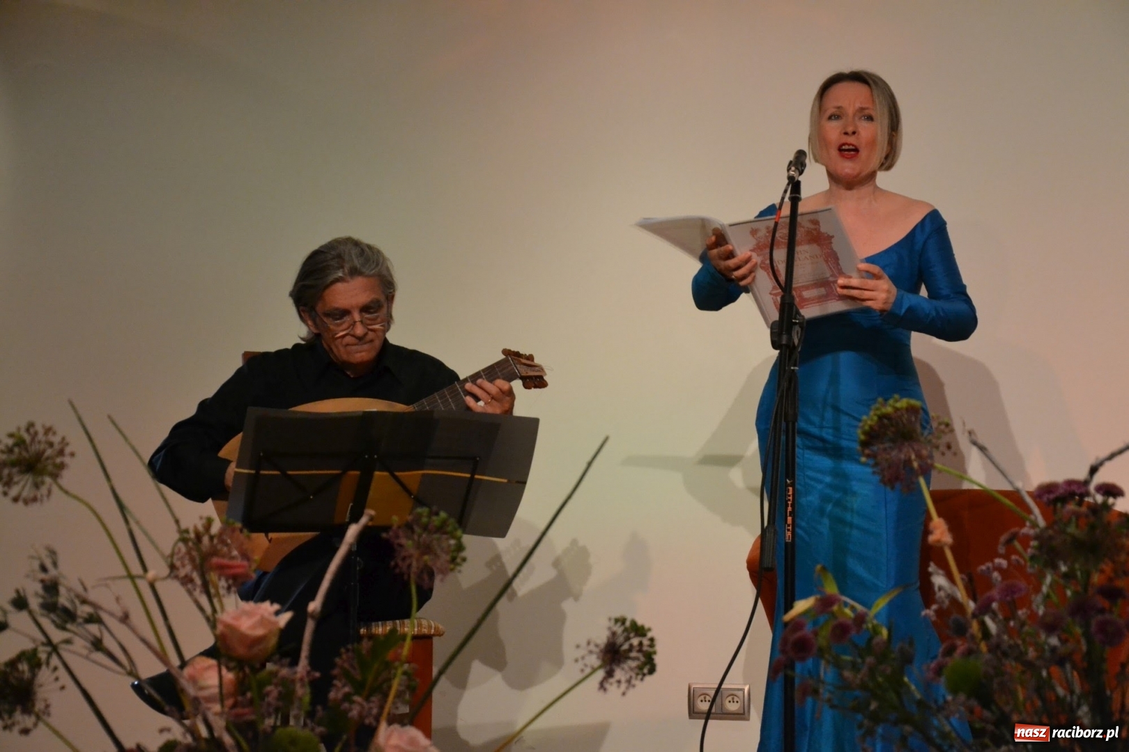 Zdjęcie w galerii na portalu naszraciborz.pl: O miłości... czyli Williama Szekspira muzyczny bankiet na Zamku Piastowskim  wiadomości z regionu