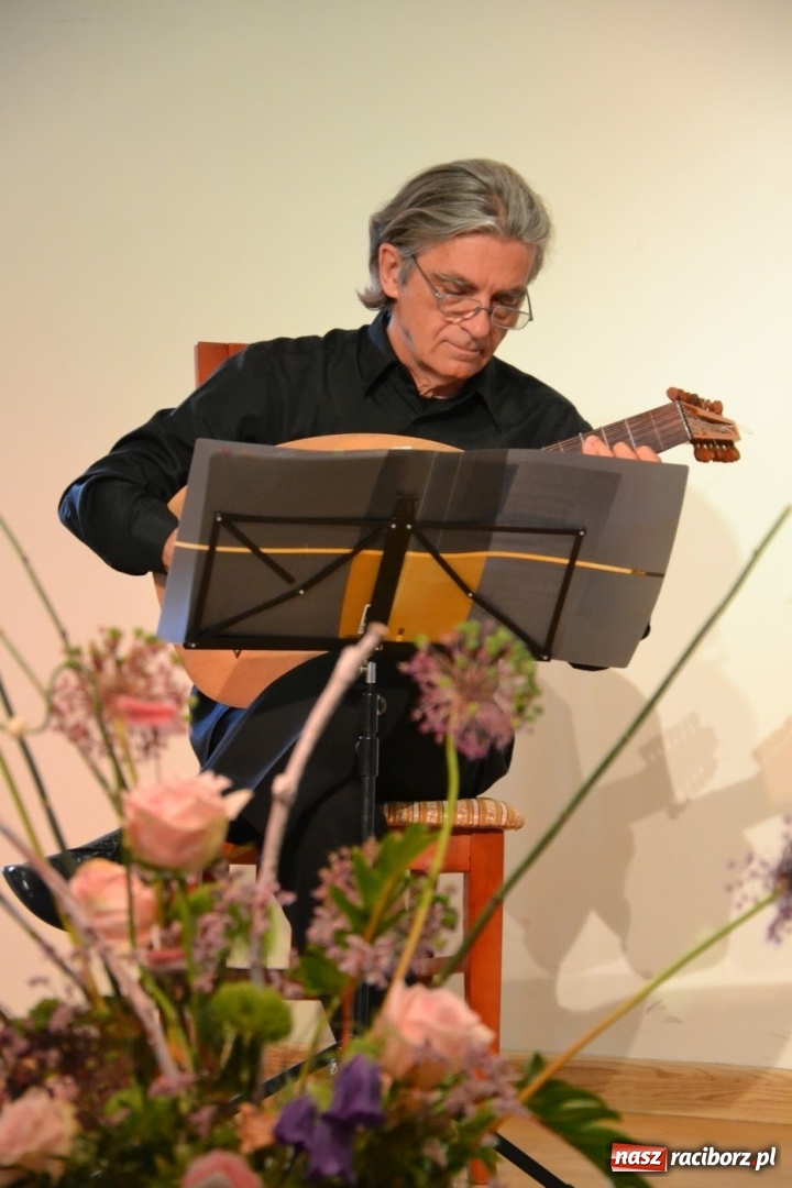 Zdjęcie w galerii na portalu naszraciborz.pl: O miłości... czyli Williama Szekspira muzyczny bankiet na Zamku Piastowskim  wiadomości z regionu