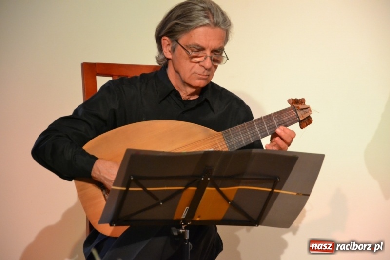 Zdjęcie w galerii na portalu naszraciborz.pl: O miłości... czyli Williama Szekspira muzyczny bankiet na Zamku Piastowskim  wiadomości z regionu