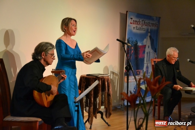 Zdjęcie w galerii na portalu naszraciborz.pl: O miłości... czyli Williama Szekspira muzyczny bankiet na Zamku Piastowskim  wiadomości z regionu