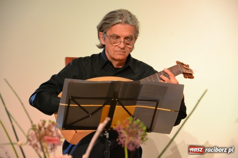 Zdjęcie w galerii na portalu naszraciborz.pl: O miłości... czyli Williama Szekspira muzyczny bankiet na Zamku Piastowskim  wiadomości z regionu