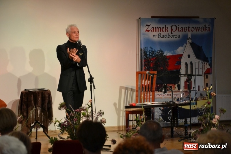 Zdjęcie w galerii na portalu naszraciborz.pl: O miłości... czyli Williama Szekspira muzyczny bankiet na Zamku Piastowskim  wiadomości z regionu