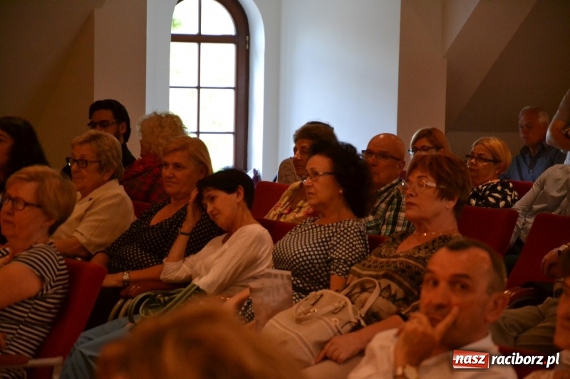 Zdjęcie w galerii na portalu naszraciborz.pl: O miłości... czyli Williama Szekspira muzyczny bankiet na Zamku Piastowskim  wiadomości z regionu