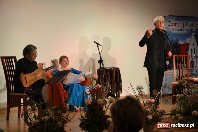 Zdjęcie w galerii na portalu naszraciborz.pl: O miłości... czyli Williama Szekspira muzyczny bankiet na Zamku Piastowskim  wiadomości z regionu