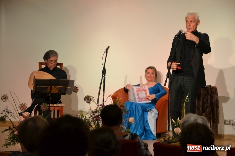 Zdjęcie w galerii na portalu naszraciborz.pl: O miłości... czyli Williama Szekspira muzyczny bankiet na Zamku Piastowskim  wiadomości z regionu