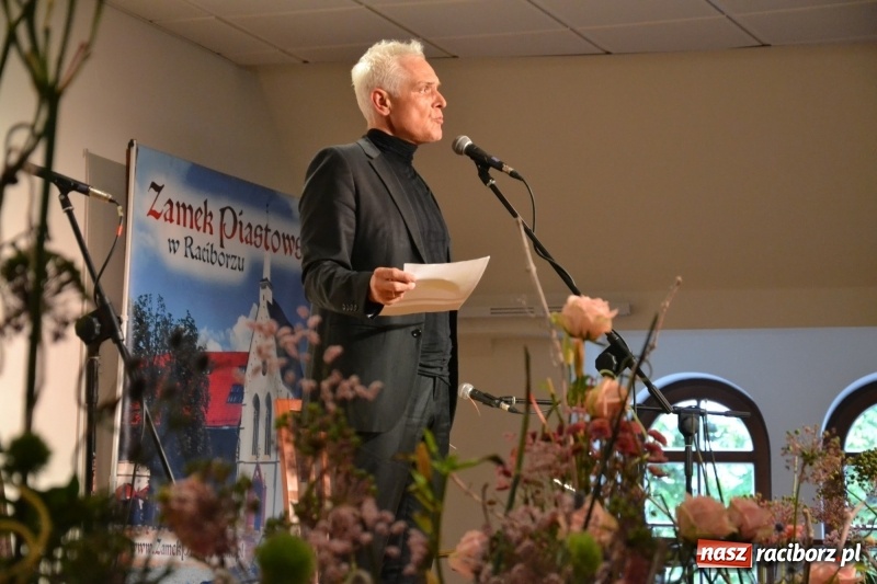 Zdjęcie w galerii na portalu naszraciborz.pl: O miłości... czyli Williama Szekspira muzyczny bankiet na Zamku Piastowskim  wiadomości z regionu