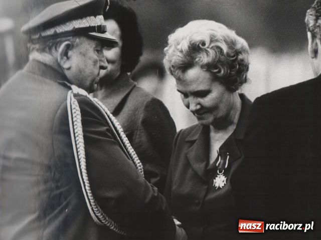 Zdjęcie w galerii na portalu naszraciborz.pl: Matka Polka z trojgiem dzieci? wiadomości z regionu