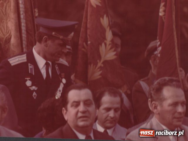 Zdjęcie w galerii na portalu naszraciborz.pl: Matka Polka z trojgiem dzieci? wiadomości z regionu