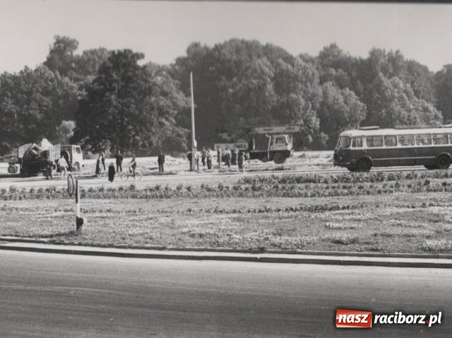 Zdjęcie w galerii na portalu naszraciborz.pl: Matka Polka z trojgiem dzieci? wiadomości z regionu