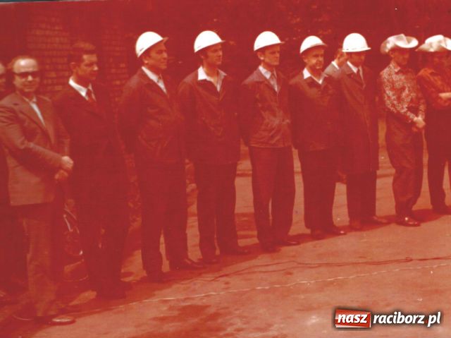 Zdjęcie w galerii na portalu naszraciborz.pl: Matka Polka z trojgiem dzieci? wiadomości z regionu