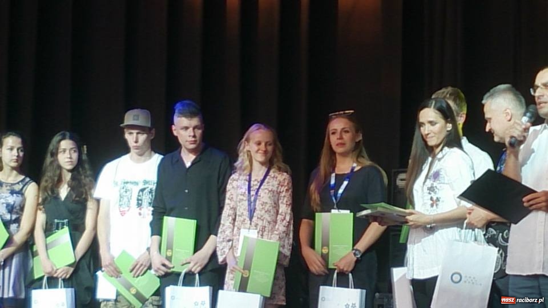 Zdjęcie w galerii na portalu naszraciborz.pl: Julia Różycka laureatką Ogólnopolskiego Festiwalu Piosenki w Opolu  wiadomości z regionu