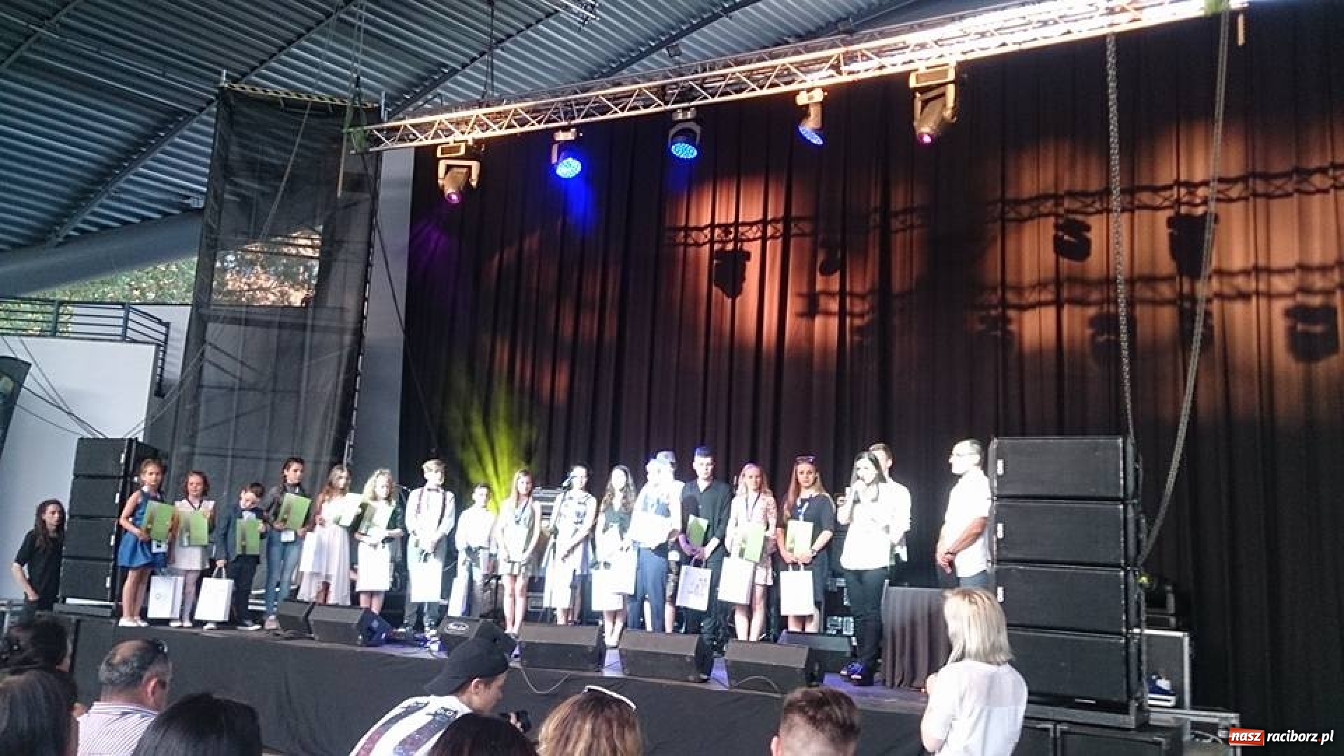 Zdjęcie w galerii na portalu naszraciborz.pl: Julia Różycka laureatką Ogólnopolskiego Festiwalu Piosenki w Opolu  wiadomości z regionu