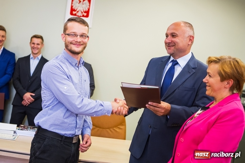 Zdjęcie w galerii na portalu naszraciborz.pl: Absolwenci kierunku wychowanie fizyczne raciborskiej PWSZ odebrali dyplomy  wiadomości z regionu