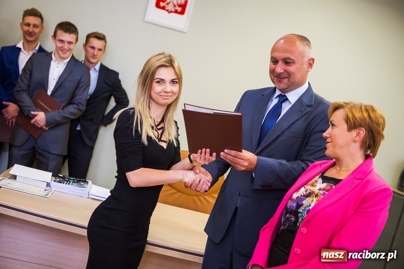 Zdjęcie w galerii na portalu naszraciborz.pl: Absolwenci kierunku wychowanie fizyczne raciborskiej PWSZ odebrali dyplomy  wiadomości z regionu