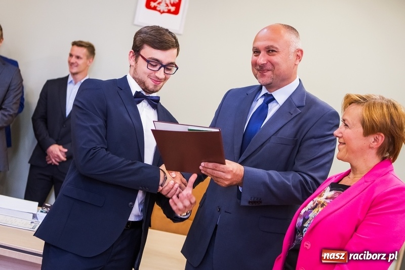 Zdjęcie w galerii na portalu naszraciborz.pl: Absolwenci kierunku wychowanie fizyczne raciborskiej PWSZ odebrali dyplomy  wiadomości z regionu