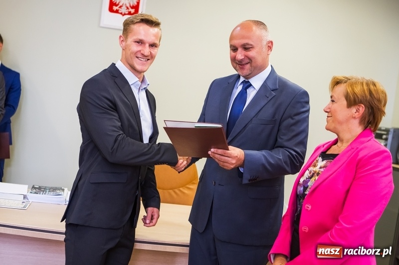 Zdjęcie w galerii na portalu naszraciborz.pl: Absolwenci kierunku wychowanie fizyczne raciborskiej PWSZ odebrali dyplomy  wiadomości z regionu