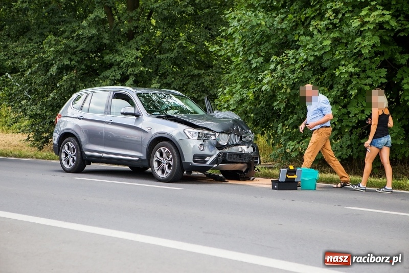 Zdjęcie w galerii na portalu naszraciborz.pl: Zderzenie BMW i opla vectry na Brzeskiej wiadomości z regionu